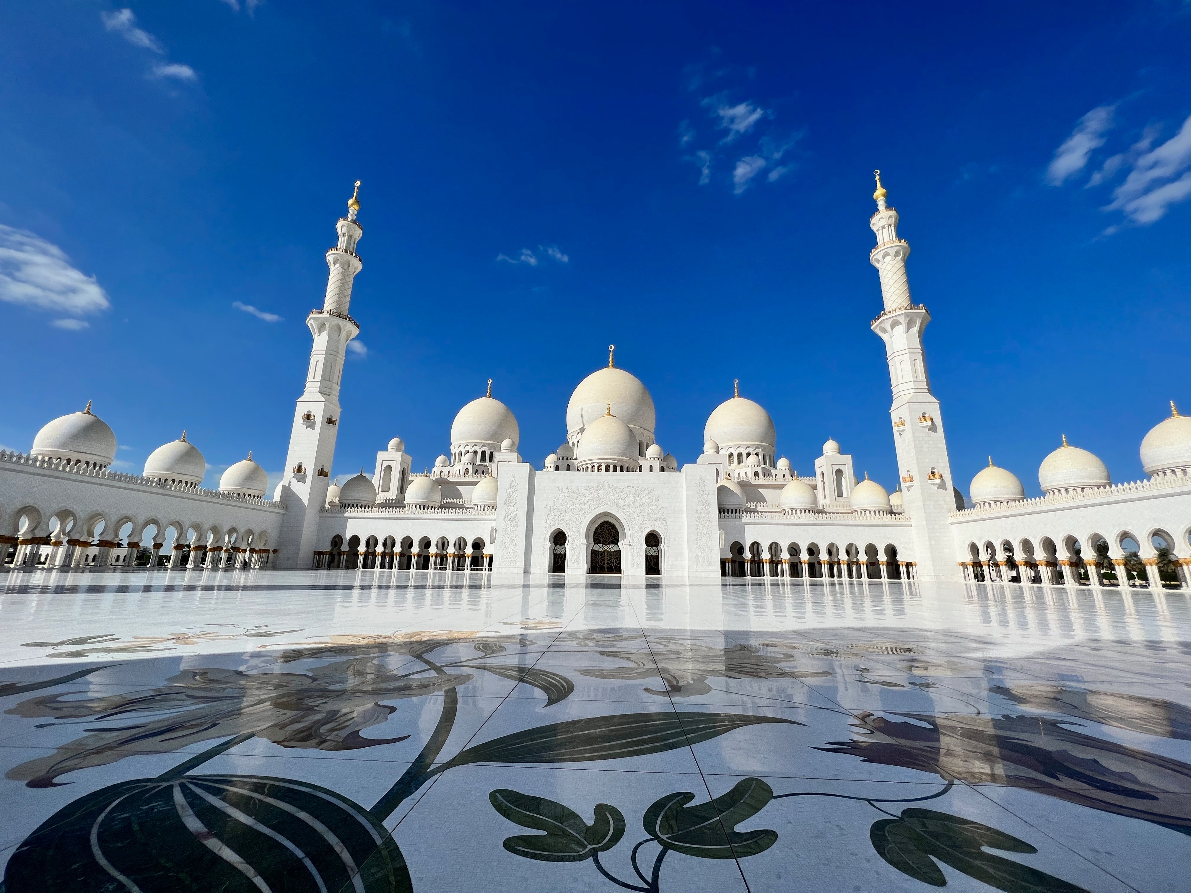 10 Fascinating Sheikh Zayed Grand Mosque Facts | Islamic Landmarks